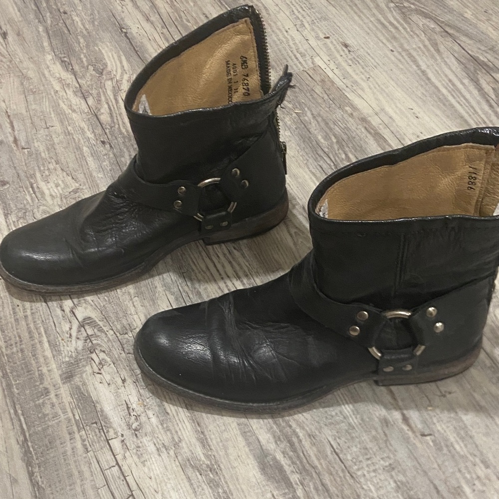 FRYE AND CO. Black Ankle Boots